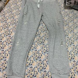 Joggers/Sweatpants with ripped syle